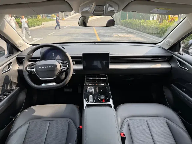 Wuling Starlight — Фото автомобиля 16