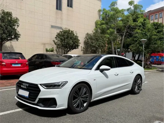 Фотография автомобиля — Audi A7L