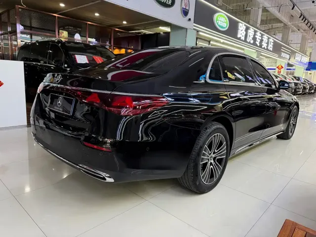 Mercedes-Benz E-Class — Фото автомобиля 6