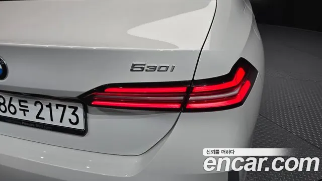 BMW 5 Series G60 — Фото автомобиля 8