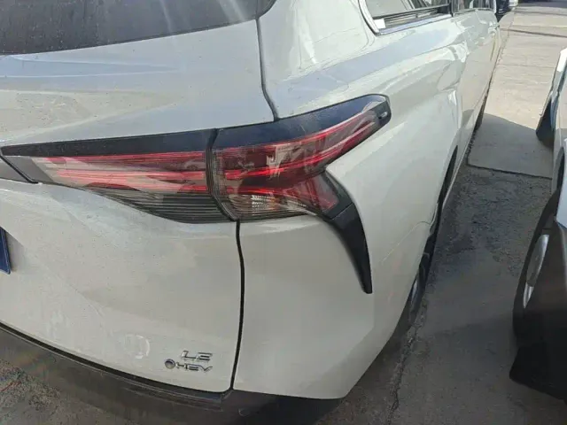 Toyota Sienna — Фото автомобиля 7