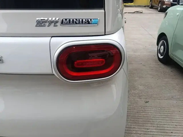 Wuling Hongguang Mini EV — Фото автомобиля 7