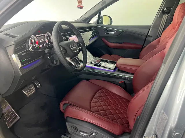Audi SQ7 — Фото автомобиля 8