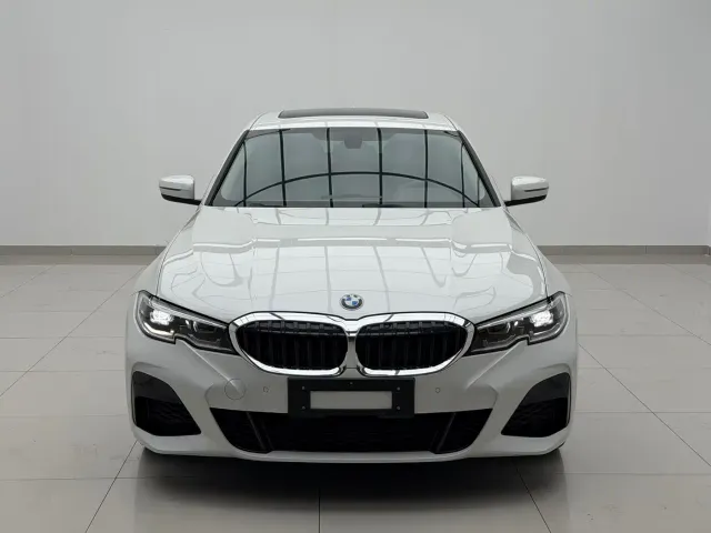 BMW 3 Series — Фото автомобиля 2