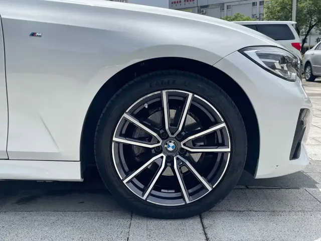 BMW 3 Series — Фото автомобиля 9