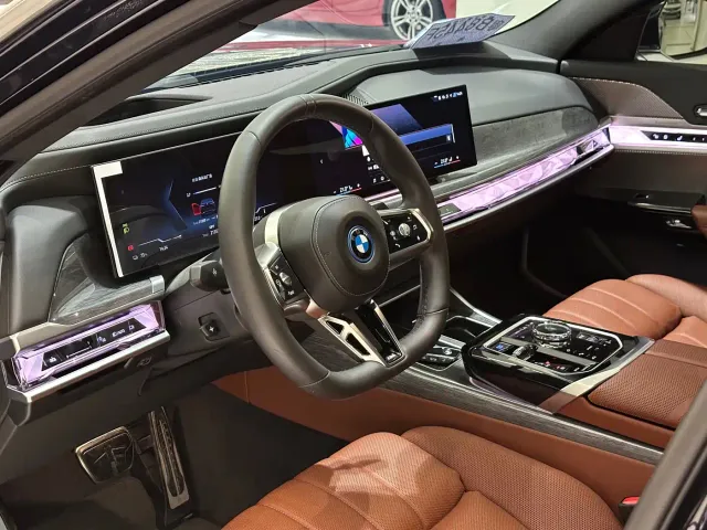 BMW i7 — Фото автомобиля 5