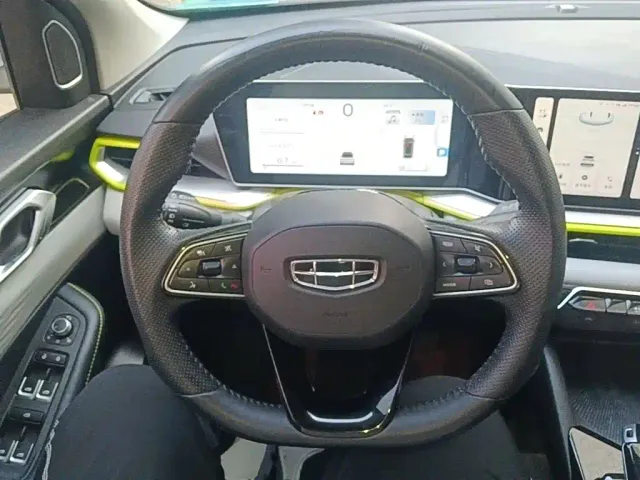 Geely Binyue — Фото автомобиля 10