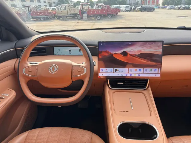Dongfeng Aeolus Dongfeng Aeolus L8 2025 Plug-in Hybrid — Фото автомобиля 7