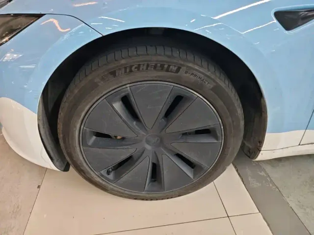 Tesla Model 3 2023 Rear-Wheel Drive — Фото автомобиля 22