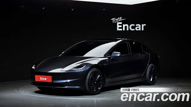 Фотография автомобиля — Tesla Model 3