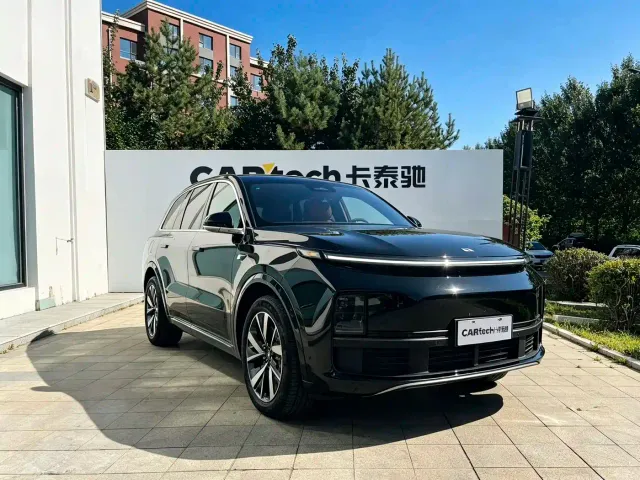 Li Auto L8 — Фото автомобиля 3