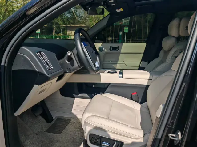 Li Auto L7 — Фото автомобиля 4