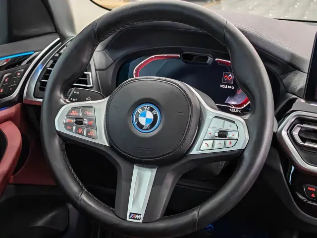 BMW iX3 — Фото автомобиля 6