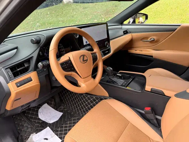 Lexus ES — Фото автомобиля 7