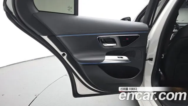 Mercedes-Benz E-Class — Фото автомобиля 22