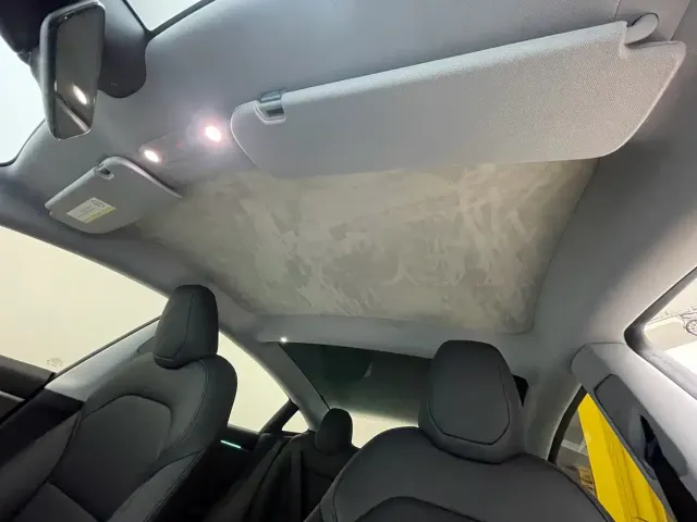 Tesla Model 3 — Фото автомобиля 10