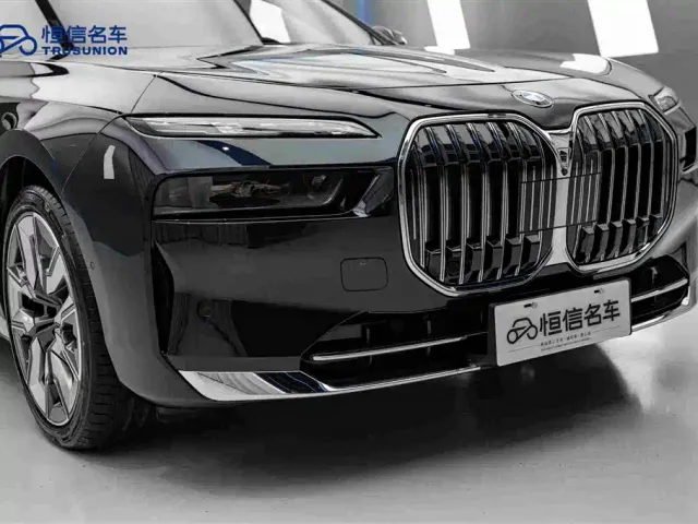 BMW 7 Series — Фото автомобиля 9