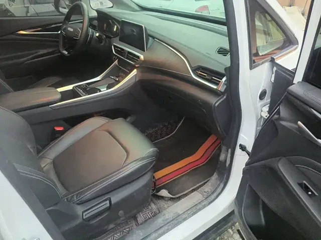 Maxus G50 — Фото автомобиля 13