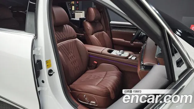 Genesis G90 Бензин 3.5 Turbo e-S/C AWD — Фото автомобиля 2