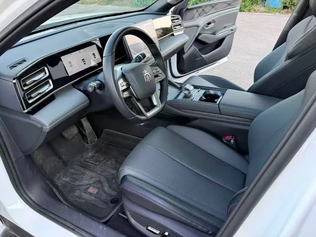 BYD Qin L — Фото автомобиля 10
