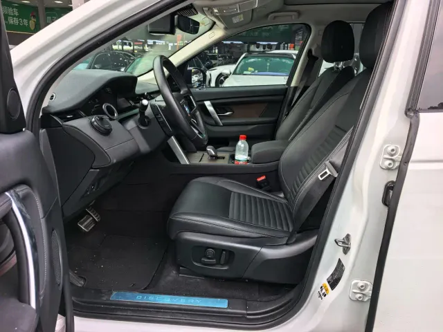 Land Rover Discovery Sport — Фото автомобиля 7