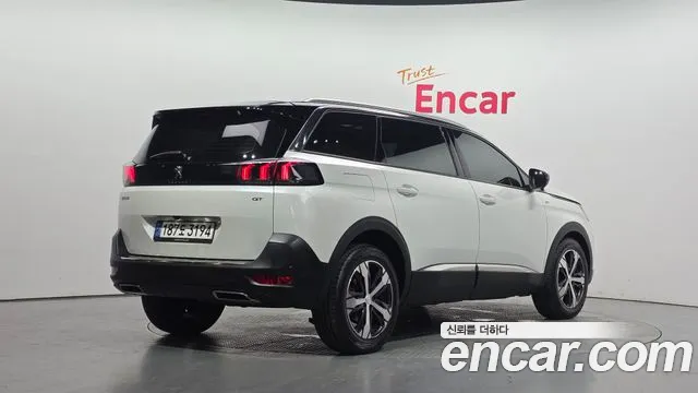 Peugeot 5008 Generation 2 — Фото автомобиля 2