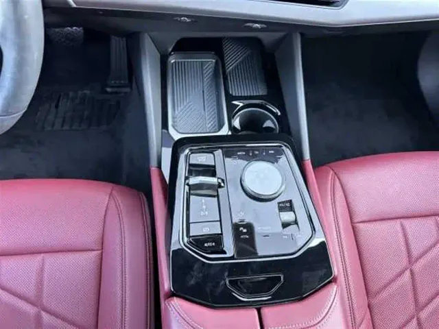 BMW i5 — Фото автомобиля 7