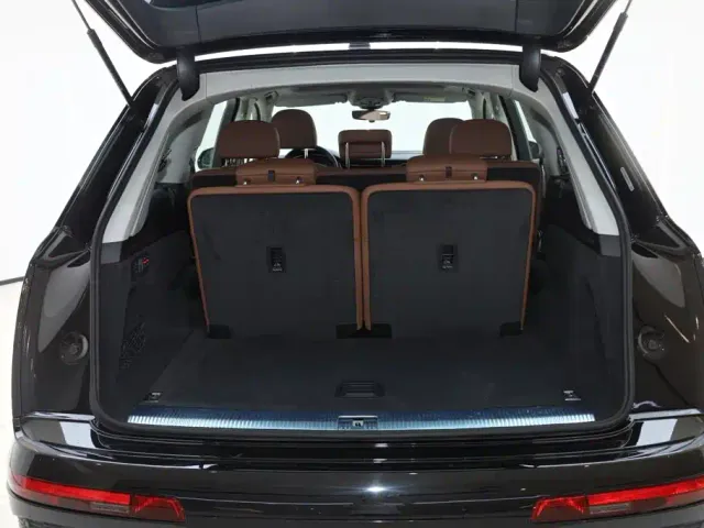 Audi Q7 — Фото автомобиля 11