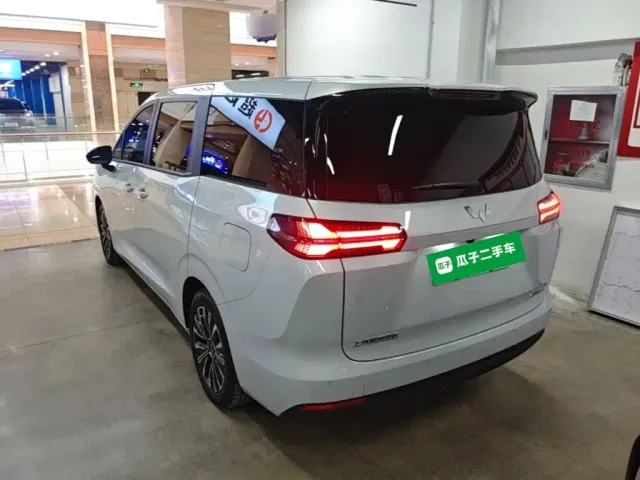 Wuling Starlight 730 — Фото автомобиля 4