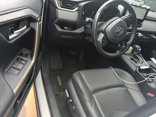 Toyota Wildlander — Фото автомобиля 12