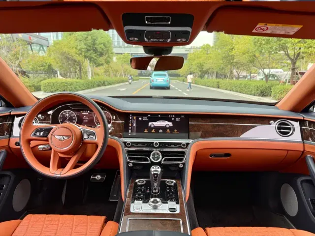Bentley Flying Spur — Фото автомобиля 5