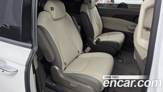 Kia Carnival Generation 4 — Фото автомобиля 18