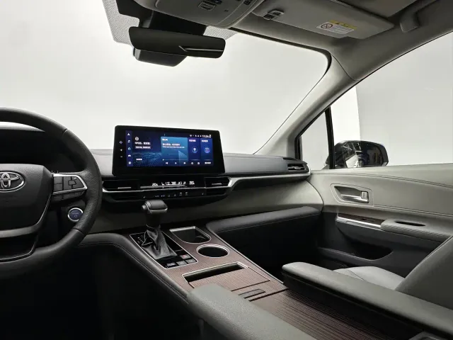 Toyota Granvia — Фото автомобиля 15