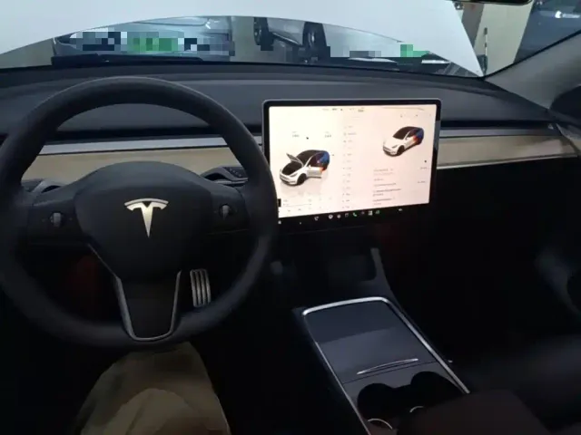 Tesla Model Y — Фото автомобиля 9