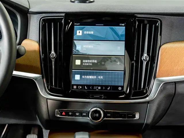 Volvo S90 — Фото автомобиля 13