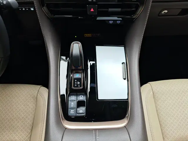 Toyota Vellfire — Фото автомобиля 16