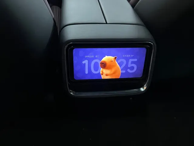 Xiaomi SU7 — Фото автомобиля 10