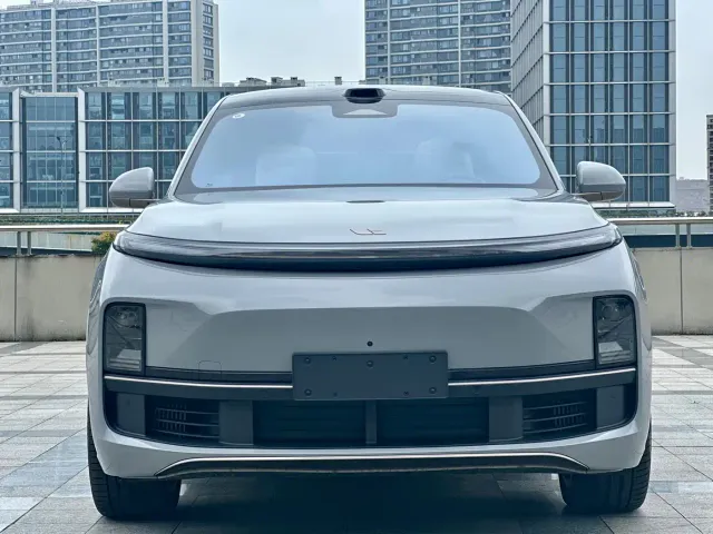 Li Auto L9 — Фото автомобиля 3