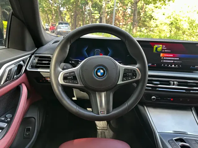 BMW i4 — Фото автомобиля 15