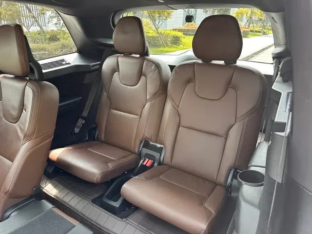 Volvo XC90 — Фото автомобиля 11