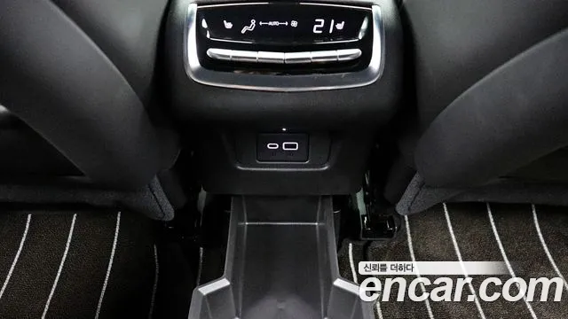 Cadillac XT6 — Фото автомобиля 17