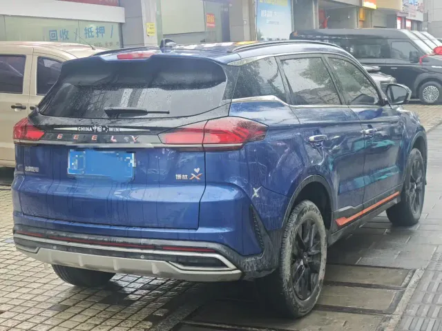 Geely Boyue — Фото автомобиля 6