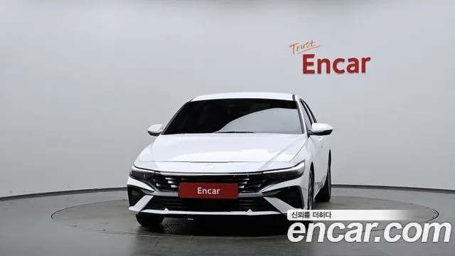 Hyundai Avante CN7 — Фото автомобиля 3