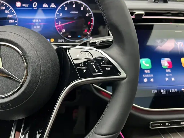 Mercedes-Benz E-Class — Фото автомобиля 26