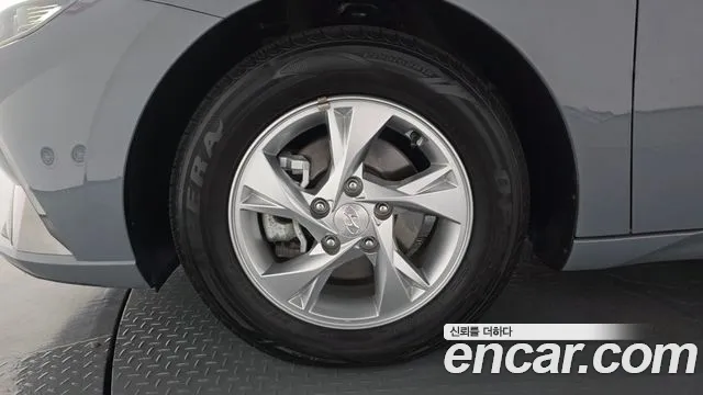 Hyundai Avante CN7 — Фото автомобиля 4