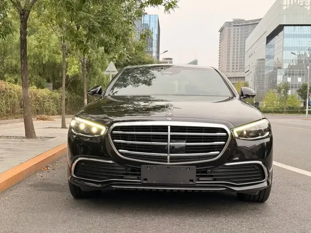 Mercedes-Benz S-Class — Фото автомобиля 2