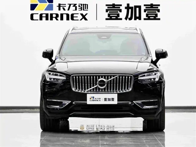 Volvo XC90 — Фото автомобиля 2