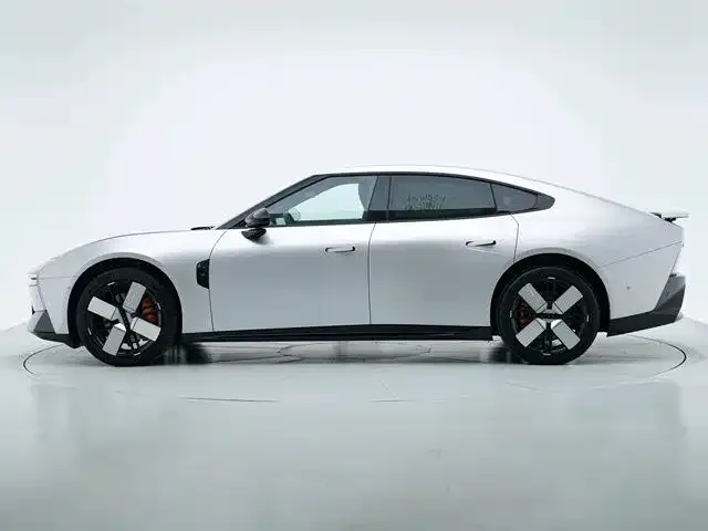 Xpeng P7 — Фото автомобиля 5