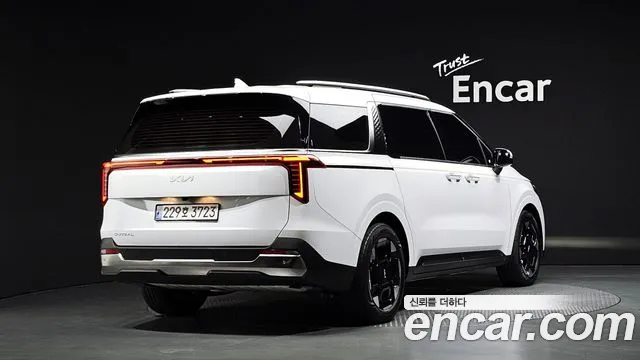 Kia Canival Новый Carnival 4 поколение Бензин 9 мест Noblesse — Фото автомобиля 2