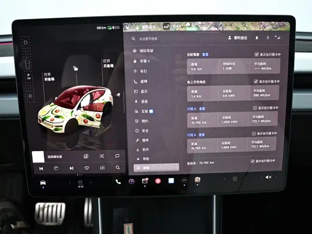 Tesla Model Y — Фото автомобиля 12